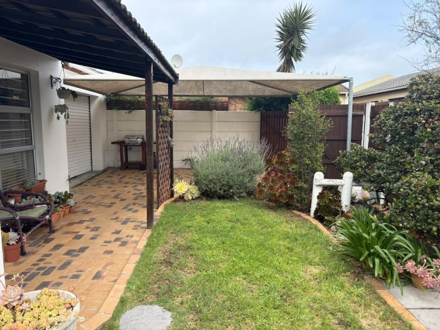 To Let 2 Bedroom Property for Rent in West Beach Western Cape